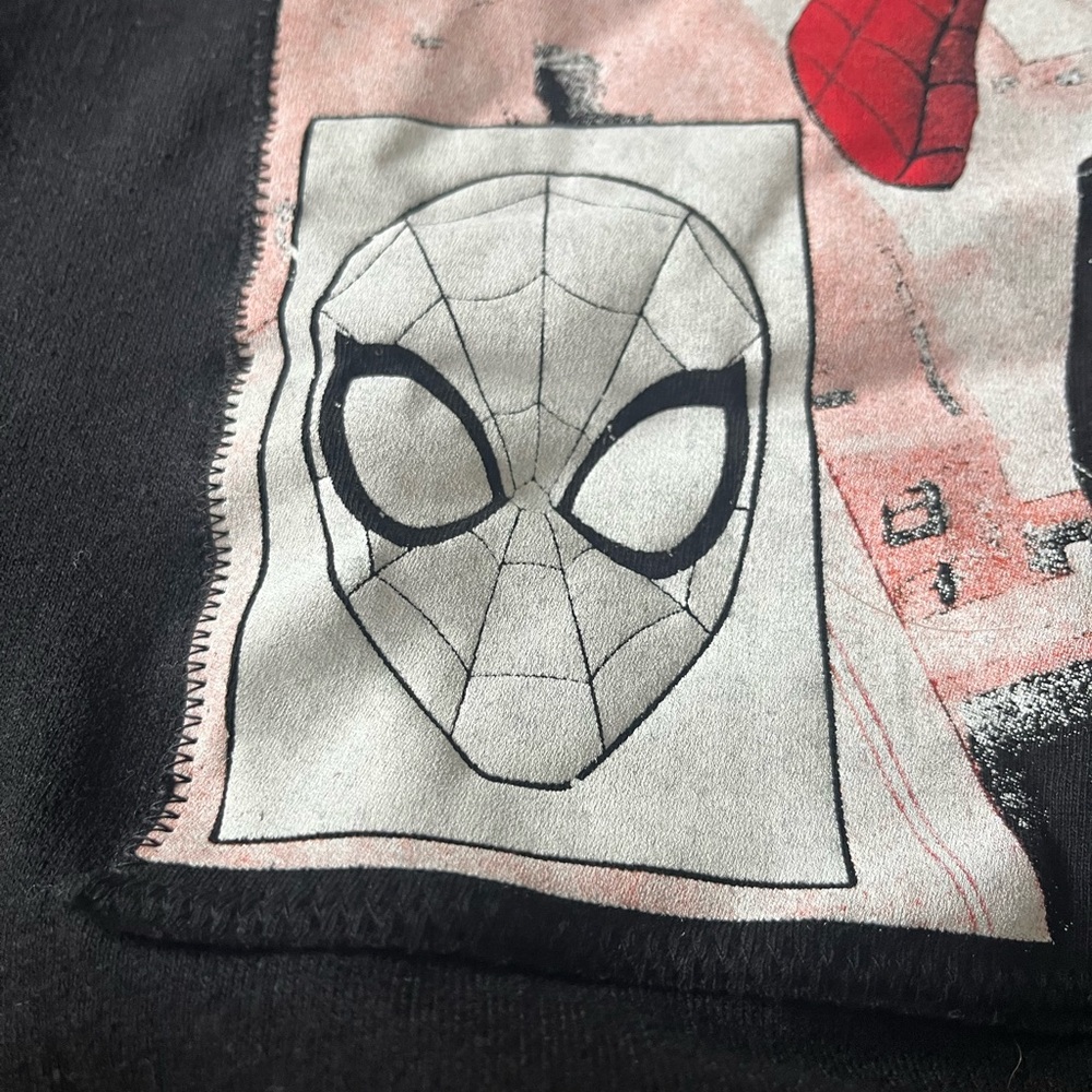 Upcycled custom spiderman crewneck - Picture 4 of 7